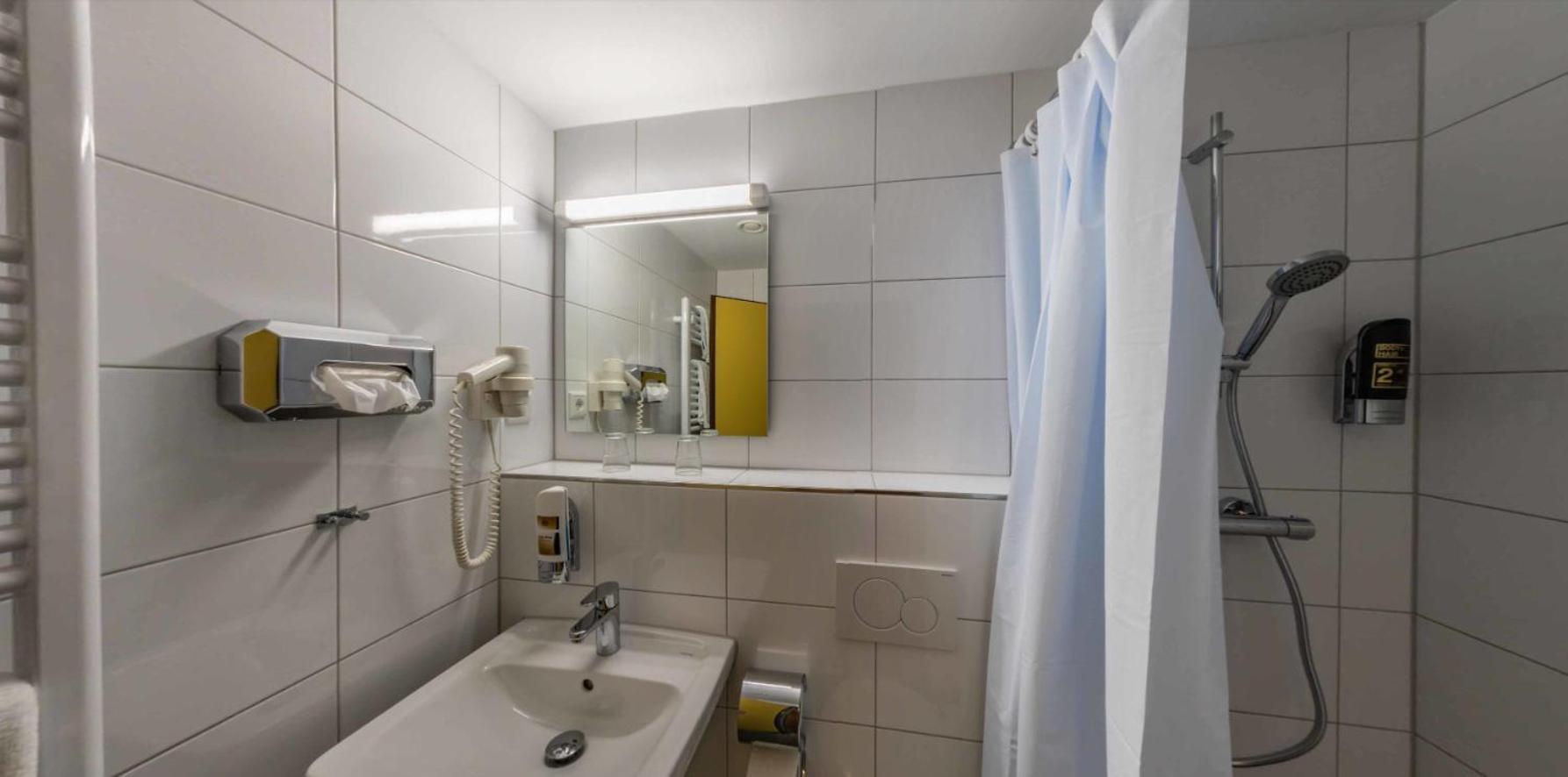 Bayrischer Hof Krefeld Szoba fotó